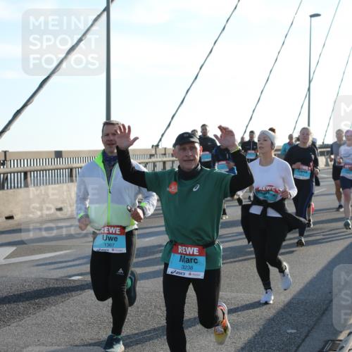 03.10.2025 - Köhlbrandbrückenlauf Yannick Fuchs http://msf.ph/oto/9143264 03.10.2025 08:30:10 Position 2 1367, 3238 meine-sportfotos.de
