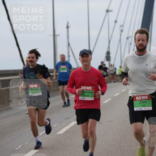 03.10.2025 - Köhlbrandbrückenlauf Jannik Wohlers http://msf.ph/oto/9143265 03.10.2025 15:44:32 Position 1 8026, 7179, 7434 meine-sportfotos.de