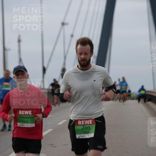 03.10.2025 - Köhlbrandbrückenlauf Jannik Wohlers http://msf.ph/oto/9143266 03.10.2025 15:44:32 Position 1 7179, 7434 meine-sportfotos.de