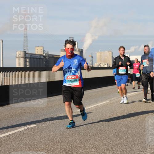 03.10.2025 - Köhlbrandbrückenlauf Lena Gebhardt http://msf.ph/oto/9143271 03.10.2025 10:01:08 Position 2 26, 5, 3509 meine-sportfotos.de