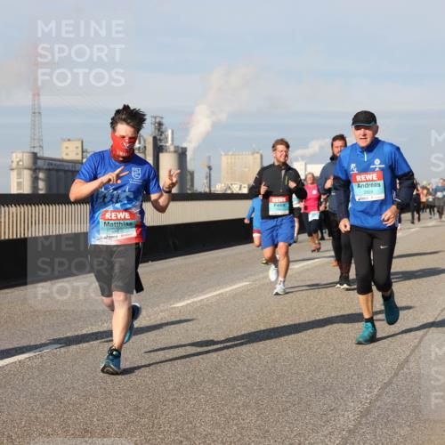03.10.2025 - Köhlbrandbrückenlauf Lena Gebhardt http://msf.ph/oto/9143281 03.10.2025 10:01:09 Position 2 3509, 26, 5 meine-sportfotos.de