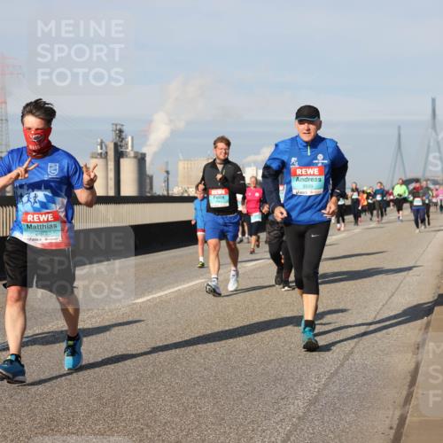03.10.2025 - Köhlbrandbrückenlauf Lena Gebhardt http://msf.ph/oto/9143285 03.10.2025 10:01:09 Position 2 2675, 3509 meine-sportfotos.de