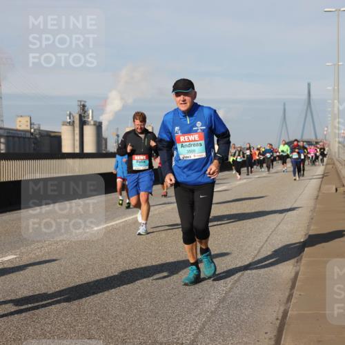 03.10.2025 - Köhlbrandbrückenlauf Lena Gebhardt http://msf.ph/oto/9143302 03.10.2025 10:01:09 Position 2 15, 3509, 26, 6 meine-sportfotos.de