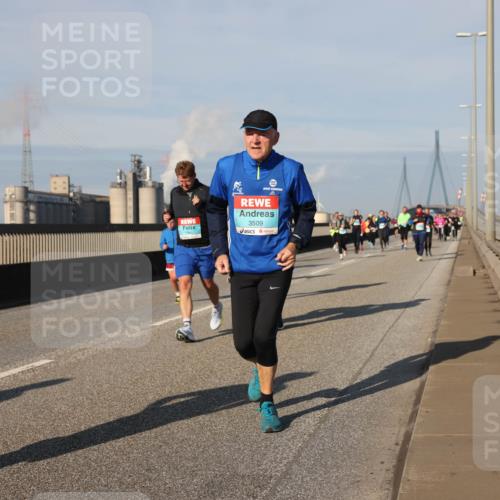 03.10.2025 - Köhlbrandbrückenlauf Lena Gebhardt http://msf.ph/oto/9143304 03.10.2025 10:01:10 Position 2 1561, 3509 meine-sportfotos.de