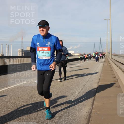 03.10.2025 - Köhlbrandbrückenlauf Lena Gebhardt http://msf.ph/oto/9143318 03.10.2025 10:01:10 Position 2 3509 meine-sportfotos.de