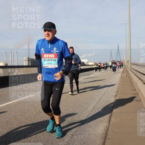 03.10.2025 - Köhlbrandbrückenlauf Lena Gebhardt http://msf.ph/oto/9143319 03.10.2025 10:01:10 Position 2 3509 meine-sportfotos.de