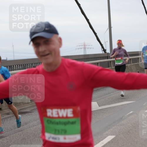 03.10.2025 - Köhlbrandbrückenlauf Jannik Wohlers http://msf.ph/oto/9143320 03.10.2025 15:44:35 Position 1 8026, 7179 meine-sportfotos.de