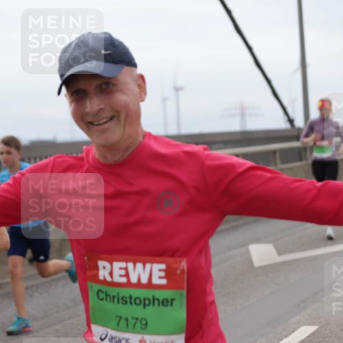 03.10.2025 - Köhlbrandbrückenlauf Jannik Wohlers http://msf.ph/oto/9143326 03.10.2025 15:44:35 Position 1 7179 meine-sportfotos.de