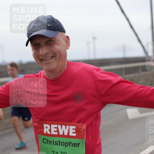 03.10.2025 - Köhlbrandbrückenlauf Jannik Wohlers http://msf.ph/oto/9143328 03.10.2025 15:44:35 Position 1 7170 meine-sportfotos.de