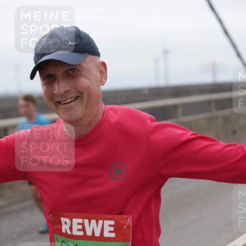 03.10.2025 - Köhlbrandbrückenlauf Jannik Wohlers http://msf.ph/oto/9143330 03.10.2025 15:44:35 Position 1  meine-sportfotos.de
