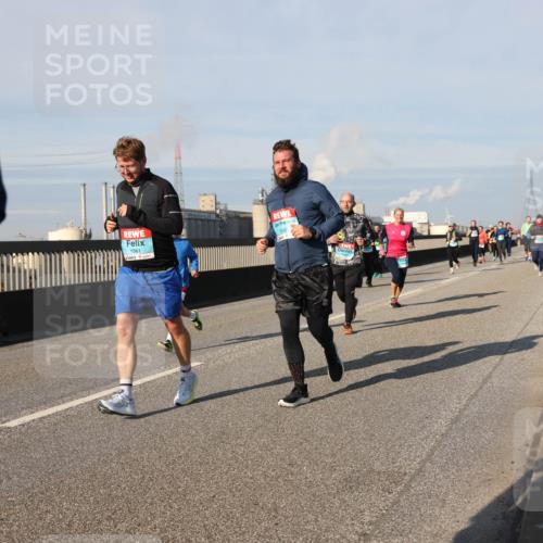 03.10.2025 - Köhlbrandbrückenlauf Lena Gebhardt http://msf.ph/oto/9143331 03.10.2025 10:01:11 Position 2 1561, 1562 meine-sportfotos.de