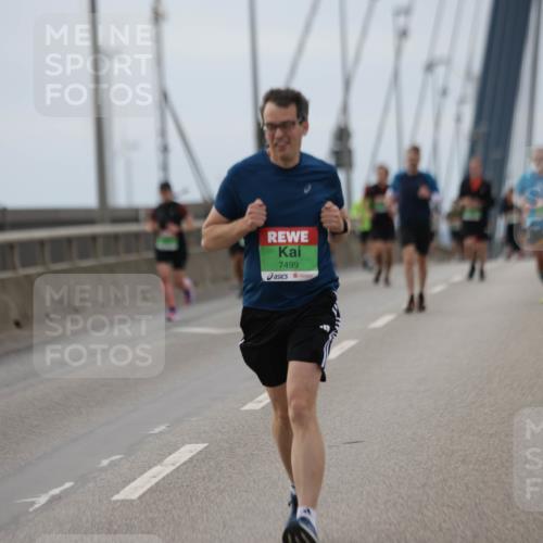 03.10.2025 - Köhlbrandbrückenlauf Jannik Wohlers http://msf.ph/oto/9143342 03.10.2025 15:44:36 Position 1 7499 meine-sportfotos.de