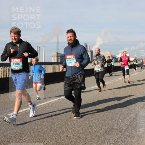 03.10.2025 - Köhlbrandbrückenlauf Lena Gebhardt http://msf.ph/oto/9143343 03.10.2025 10:01:12 Position 2 1561, 1562 meine-sportfotos.de