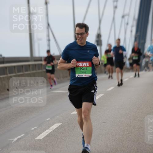 03.10.2025 - Köhlbrandbrückenlauf Jannik Wohlers http://msf.ph/oto/9143344 03.10.2025 15:44:36 Position 1 7499 meine-sportfotos.de