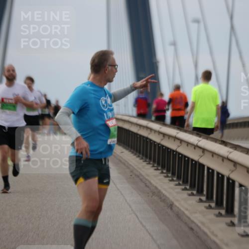 03.10.2025 - Köhlbrandbrückenlauf Jannik Wohlers http://msf.ph/oto/9143352 03.10.2025 15:44:43 Position 1  meine-sportfotos.de