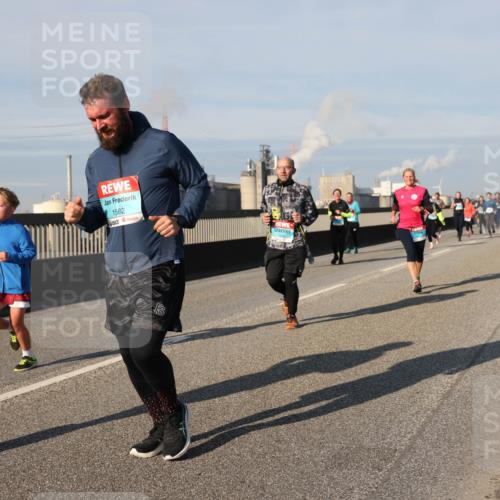 03.10.2025 - Köhlbrandbrückenlauf Lena Gebhardt http://msf.ph/oto/9143354 03.10.2025 10:01:12 Position 2 1562 meine-sportfotos.de