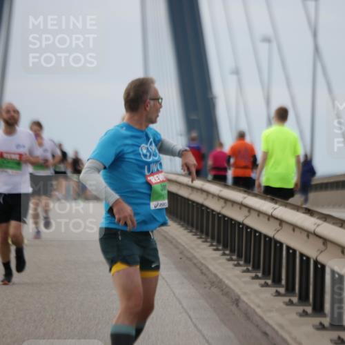 03.10.2025 - Köhlbrandbrückenlauf Jannik Wohlers http://msf.ph/oto/9143355 03.10.2025 15:44:43 Position 1  meine-sportfotos.de
