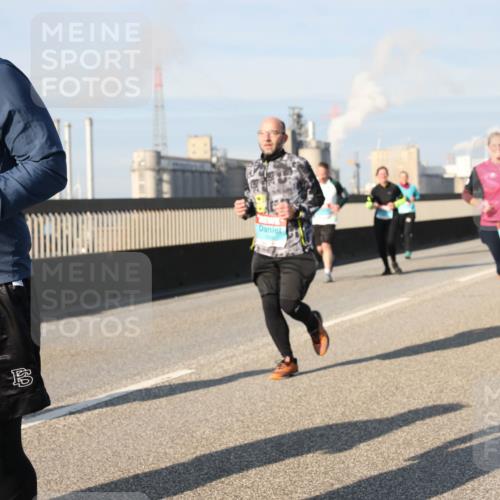 03.10.2025 - Köhlbrandbrückenlauf Lena Gebhardt http://msf.ph/oto/9143360 03.10.2025 10:01:12 Position 2 1562 meine-sportfotos.de