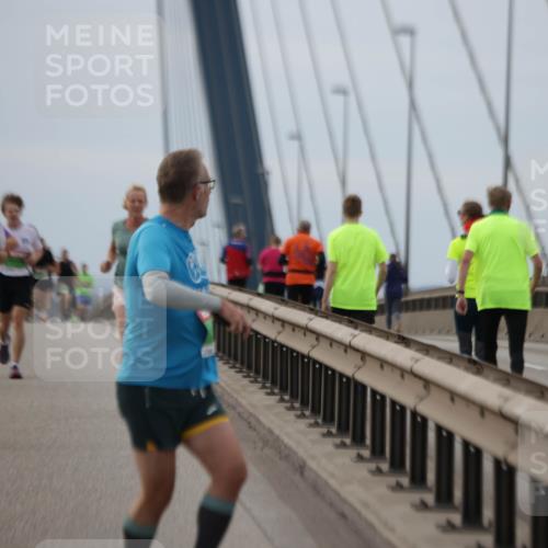 03.10.2025 - Köhlbrandbrückenlauf Jannik Wohlers http://msf.ph/oto/9143361 03.10.2025 15:44:43 Position 1  meine-sportfotos.de