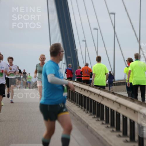 03.10.2025 - Köhlbrandbrückenlauf Jannik Wohlers http://msf.ph/oto/9143363 03.10.2025 15:44:44 Position 1  meine-sportfotos.de