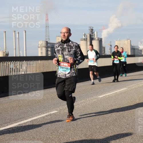 03.10.2025 - Köhlbrandbrückenlauf Lena Gebhardt http://msf.ph/oto/9143366 03.10.2025 10:01:13 Position 2 1669, 2943 meine-sportfotos.de