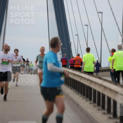 03.10.2025 - Köhlbrandbrückenlauf Jannik Wohlers http://msf.ph/oto/9143367 03.10.2025 15:44:44 Position 1  meine-sportfotos.de