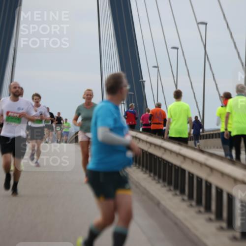 03.10.2025 - Köhlbrandbrückenlauf Jannik Wohlers http://msf.ph/oto/9143369 03.10.2025 15:44:44 Position 1  meine-sportfotos.de
