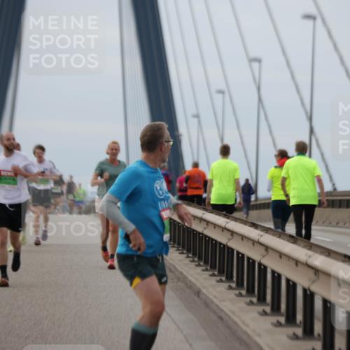 03.10.2025 - Köhlbrandbrückenlauf Jannik Wohlers http://msf.ph/oto/9143376 03.10.2025 15:44:44 Position 1  meine-sportfotos.de
