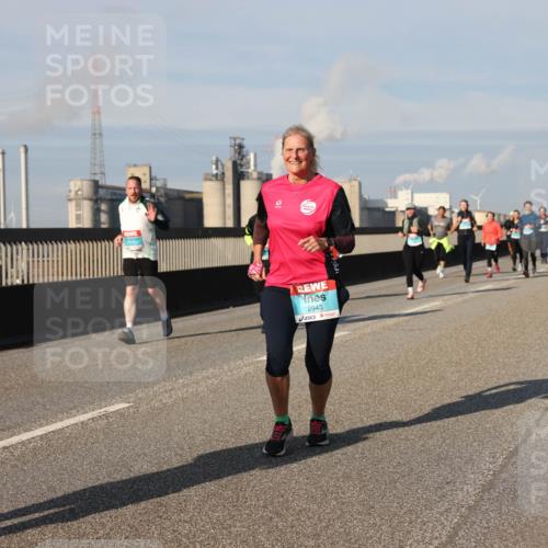03.10.2025 - Köhlbrandbrückenlauf Lena Gebhardt http://msf.ph/oto/9143392 03.10.2025 10:01:14 Position 2 2943 meine-sportfotos.de