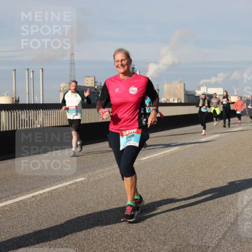 03.10.2025 - Köhlbrandbrückenlauf Lena Gebhardt http://msf.ph/oto/9143401 03.10.2025 10:01:14 Position 2 1943 meine-sportfotos.de