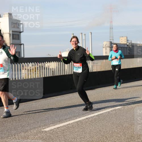 03.10.2025 - Köhlbrandbrückenlauf Lena Gebhardt http://msf.ph/oto/9143427 03.10.2025 10:01:17 Position 2 2690, 3480 meine-sportfotos.de