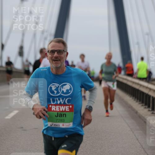 03.10.2025 - Köhlbrandbrückenlauf Jannik Wohlers http://msf.ph/oto/9143443 03.10.2025 15:44:46 Position 1 3, 7283 meine-sportfotos.de
