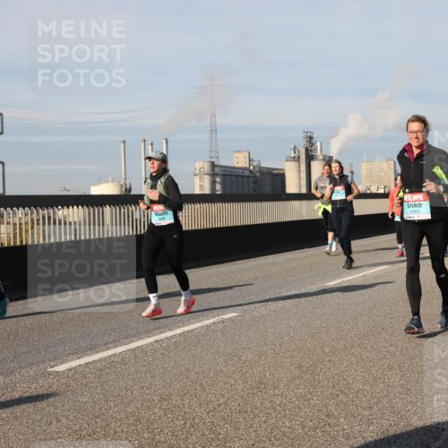 03.10.2025 - Köhlbrandbrückenlauf Lena Gebhardt http://msf.ph/oto/9143462 03.10.2025 10:01:19 Position 2 55, 1463 meine-sportfotos.de
