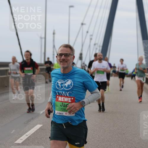 03.10.2025 - Köhlbrandbrückenlauf Jannik Wohlers http://msf.ph/oto/9143466 03.10.2025 15:44:47 Position 1 7283 meine-sportfotos.de