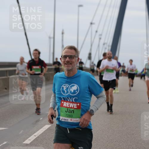 03.10.2025 - Köhlbrandbrückenlauf Jannik Wohlers http://msf.ph/oto/9143467 03.10.2025 15:44:47 Position 1 7283 meine-sportfotos.de