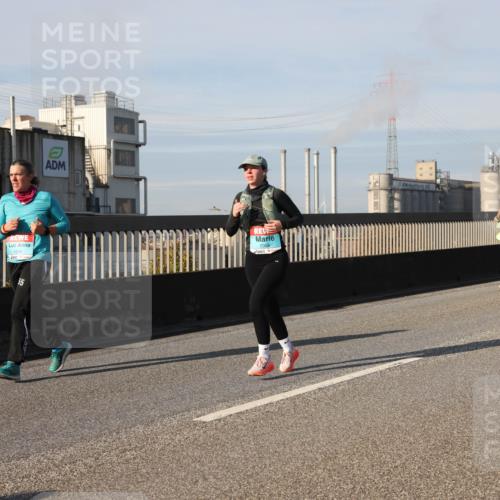 03.10.2025 - Köhlbrandbrückenlauf Lena Gebhardt http://msf.ph/oto/9143470 03.10.2025 10:01:19 Position 2 55, 2068, 1463 meine-sportfotos.de