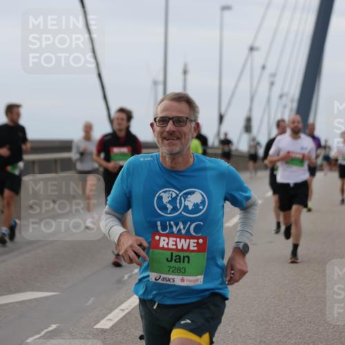 03.10.2025 - Köhlbrandbrückenlauf Jannik Wohlers http://msf.ph/oto/9143472 03.10.2025 15:44:47 Position 1 7283 meine-sportfotos.de
