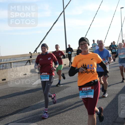 03.10.2025 - Köhlbrandbrückenlauf Yannick Fuchs http://msf.ph/oto/9143473 03.10.2025 08:30:29 Position 2 361, 1324, 1633, 42, 1598 meine-sportfotos.de