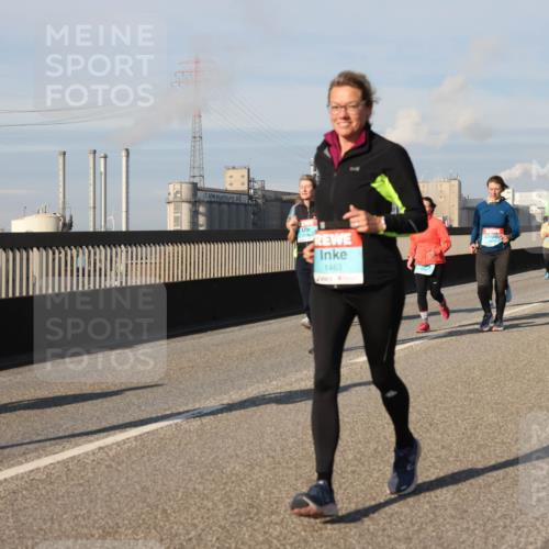 03.10.2025 - Köhlbrandbrückenlauf Lena Gebhardt http://msf.ph/oto/9143474 03.10.2025 10:01:20 Position 2 2068, 1463 meine-sportfotos.de