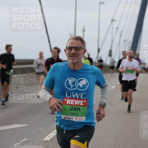 03.10.2025 - Köhlbrandbrückenlauf Jannik Wohlers http://msf.ph/oto/9143475 03.10.2025 15:44:47 Position 1 7283 meine-sportfotos.de