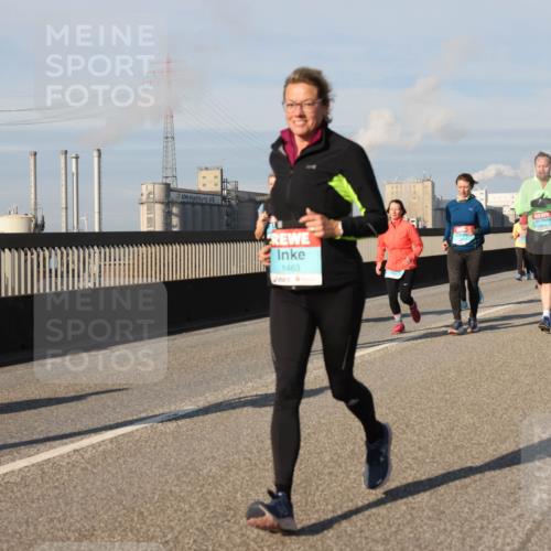 03.10.2025 - Köhlbrandbrückenlauf Lena Gebhardt http://msf.ph/oto/9143476 03.10.2025 10:01:20 Position 2 2068, 1463 meine-sportfotos.de