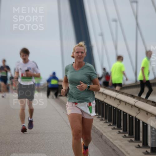 03.10.2025 - Köhlbrandbrückenlauf Jannik Wohlers http://msf.ph/oto/9143480 03.10.2025 15:44:49 Position 1  meine-sportfotos.de