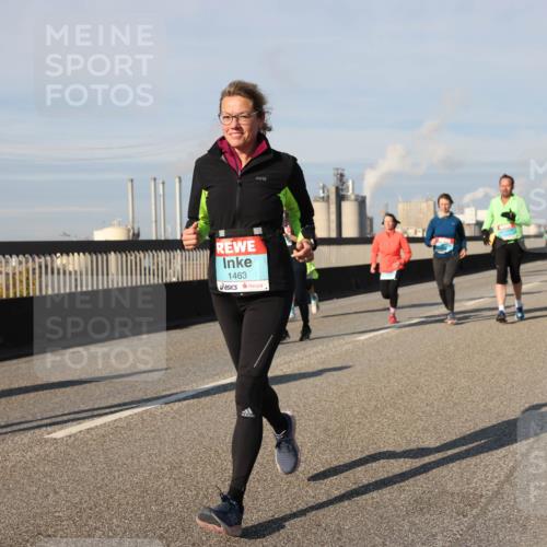 03.10.2025 - Köhlbrandbrückenlauf Lena Gebhardt http://msf.ph/oto/9143481 03.10.2025 10:01:20 Position 2 1463 meine-sportfotos.de