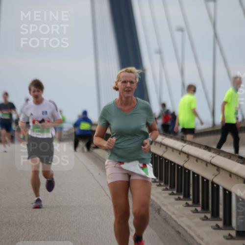 03.10.2025 - Köhlbrandbrückenlauf Jannik Wohlers http://msf.ph/oto/9143484 03.10.2025 15:44:49 Position 1  meine-sportfotos.de