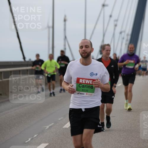 03.10.2025 - Köhlbrandbrückenlauf Jannik Wohlers http://msf.ph/oto/9143487 03.10.2025 15:44:49 Position 1 8539 meine-sportfotos.de