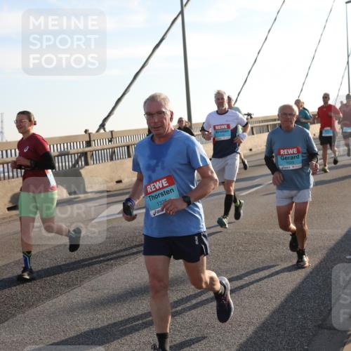 03.10.2025 - Köhlbrandbrückenlauf Yannick Fuchs http://msf.ph/oto/9143489 03.10.2025 08:30:30 Position 2 1325, 1523 meine-sportfotos.de