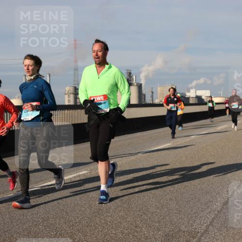 03.10.2025 - Köhlbrandbrückenlauf Lena Gebhardt http://msf.ph/oto/9143525 03.10.2025 10:01:23 Position 2 2918, 2916 meine-sportfotos.de