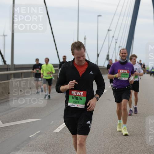 03.10.2025 - Köhlbrandbrückenlauf Jannik Wohlers http://msf.ph/oto/9143533 03.10.2025 15:44:53 Position 1 9091 meine-sportfotos.de