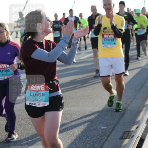 03.10.2025 - Köhlbrandbrückenlauf Yannick Fuchs http://msf.ph/oto/9143546 03.10.2025 08:30:35 Position 2 2015, 3642, 1922 meine-sportfotos.de