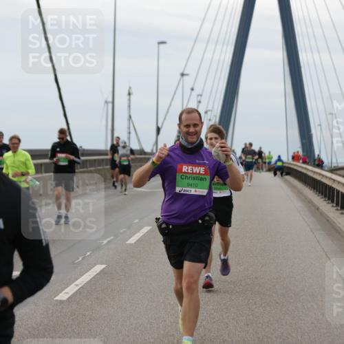03.10.2025 - Köhlbrandbrückenlauf Jannik Wohlers http://msf.ph/oto/9143552 03.10.2025 15:44:54 Position 1 9091, 9410, 9543 meine-sportfotos.de